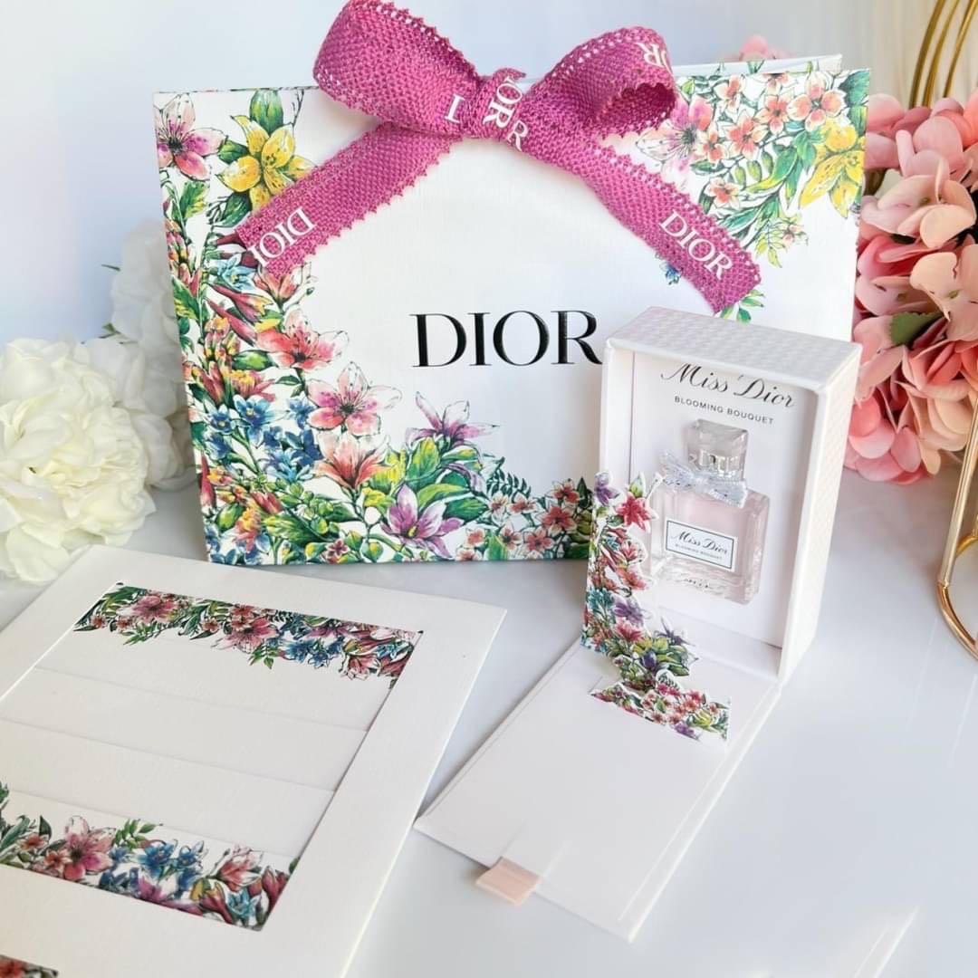 DIOR Miss Dior Blooming Bouquet Valentine's Limited Box EDT 5ml, Set miss dior, น้ำหอม Dior,Miss Dior Blooming Bouquet ,ของขวัญวันคริสมาสต์, ของขวัญวันปีใหม่,DIOR Miss Dior Blooming Bouquet Valentine's Limited Box EDT 5ml รีวิว,DIOR Miss Dior Blooming Bouquet Valentine's Limited Box EDT 5ml ราคา